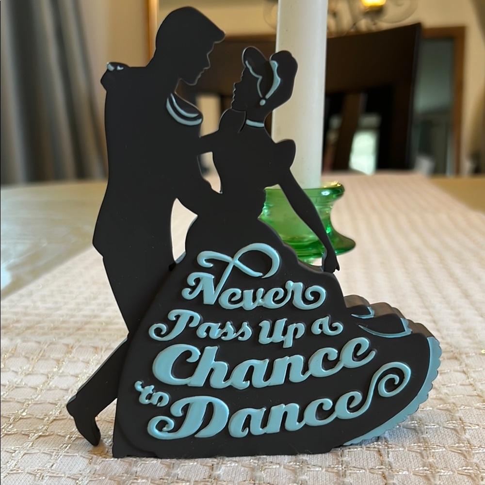 Elegant Cinderella Silhouette Decoration